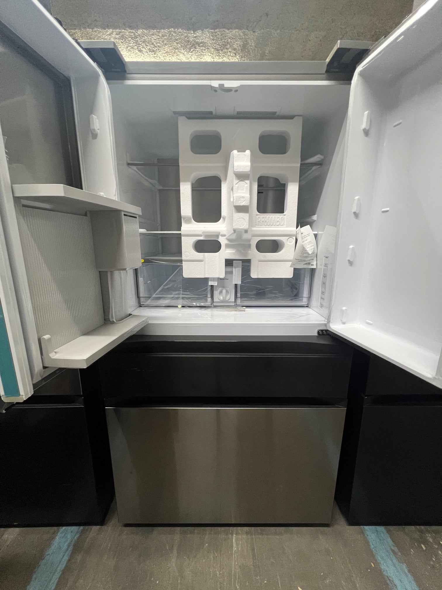 Samsung BESPOKE 29 cu. ft. 4-Door Stainless Steel & Stainless Black